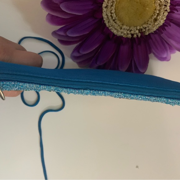 BamBoo  Pineapple hand beaded cross body bag with zipper - Picture 3 of 6